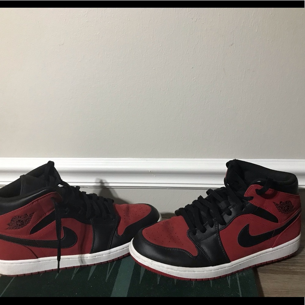 reverse banned jordan 1